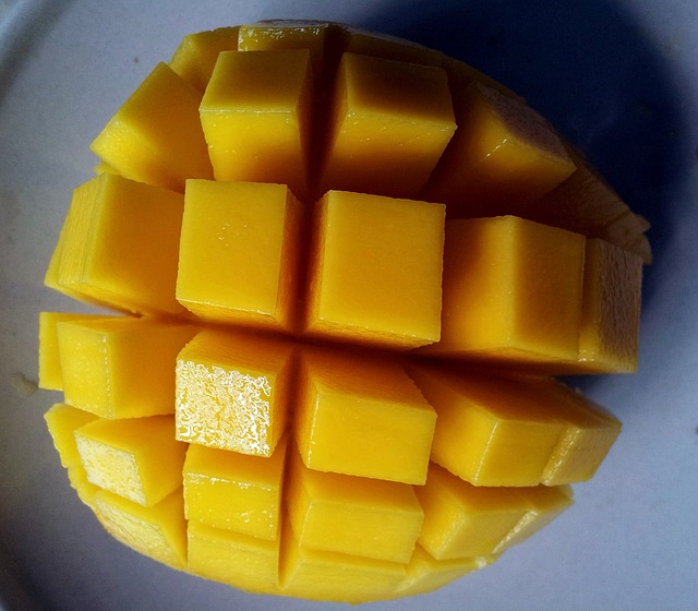 mango-cut-open-214268_640
