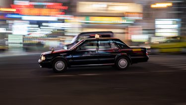 都市伝説『黒いタクシー』の真相とは？乗った者が帰れない理由