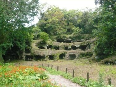 名越切通・まんだら堂やぐら群・小坪トンネルに現れる幽霊とは?