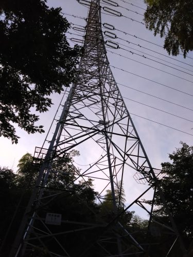 首吊り鉄塔ではオーブが映り込む！何があった場所なの？