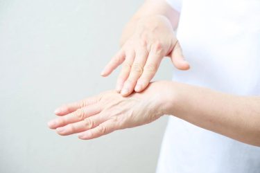 裏拍手は絶対にしてはいけない理由！何が起こるのか調べてみた！